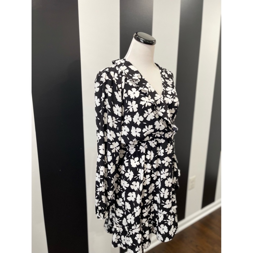 Black & White Floral Long Sleeve V-Neck Mini Ruffle Dress - Picture 3 of 5